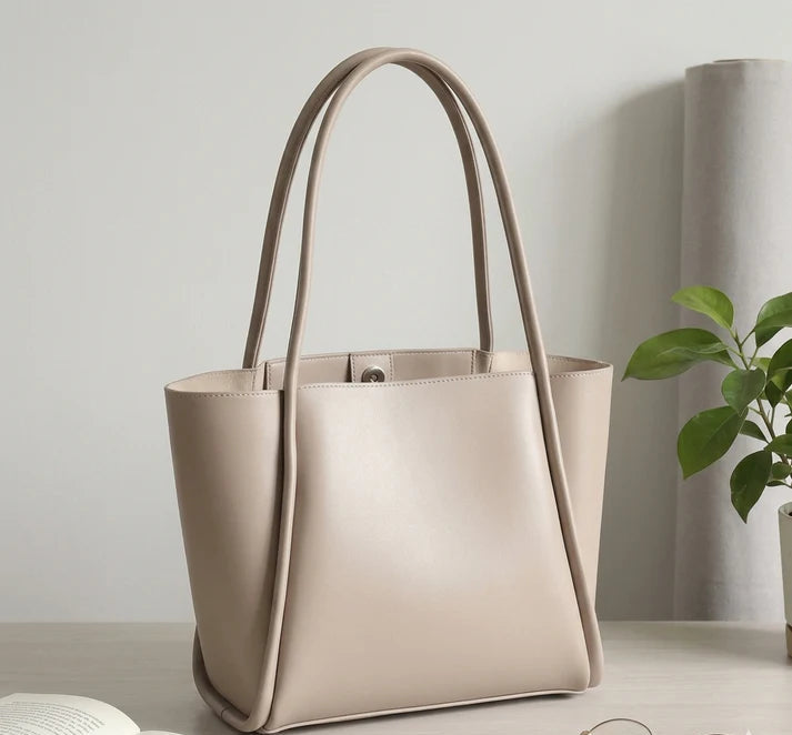 Pyramid Tote Beige